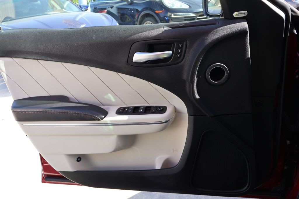 2018 Dodge Charger Image 30