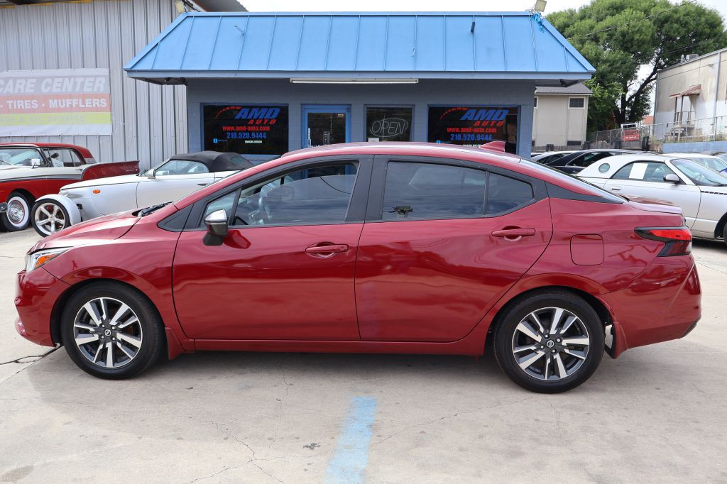 2021 Nissan Versa Image 4