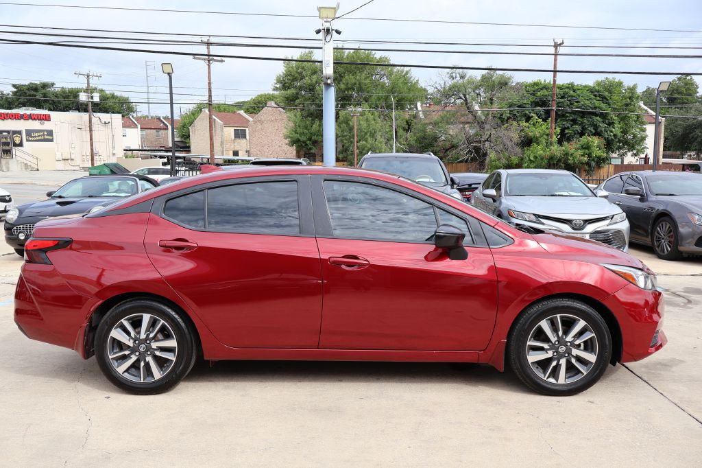2021 Nissan Versa Image 8
