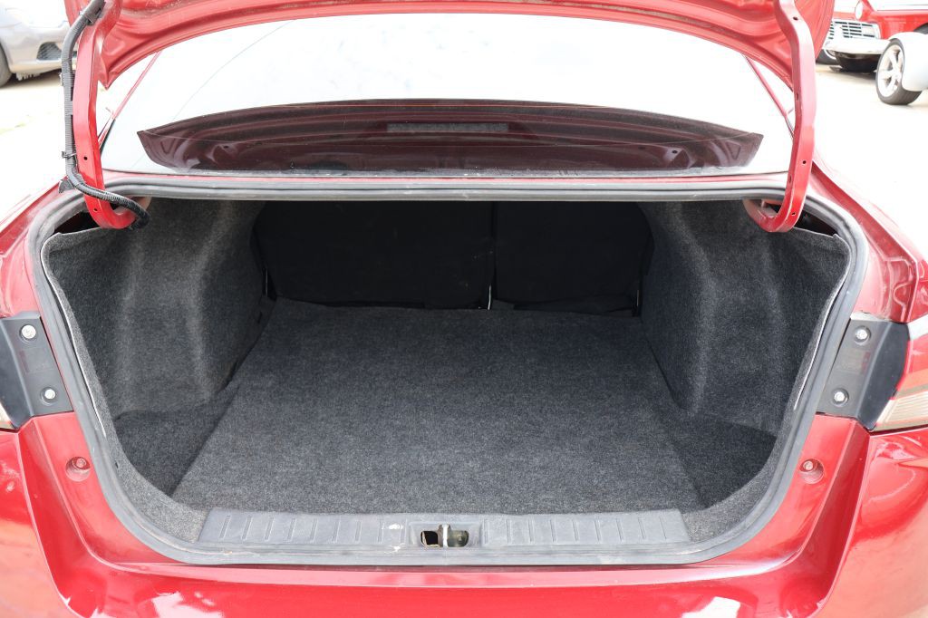 2021 Nissan Versa Image 19