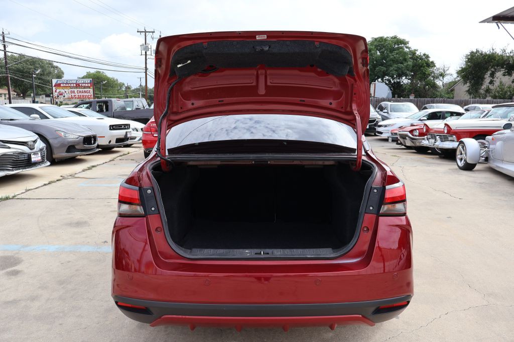 2021 Nissan Versa Image 20