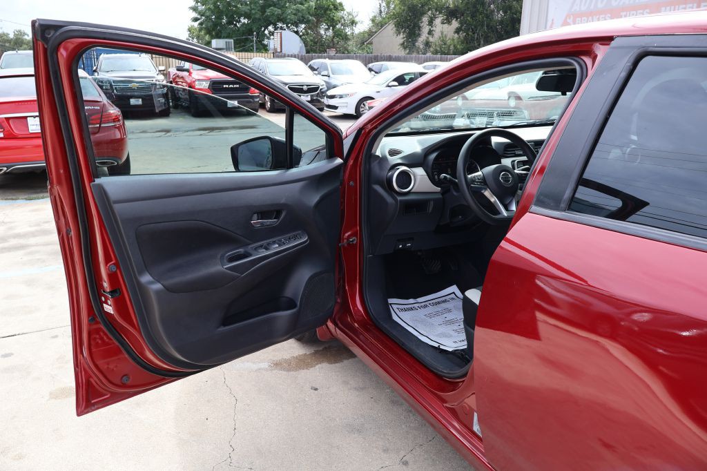 2021 Nissan Versa Image 22