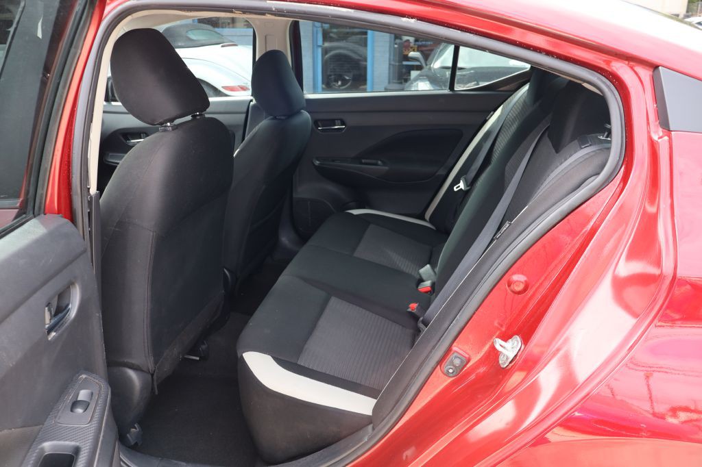 2021 Nissan Versa Image 25