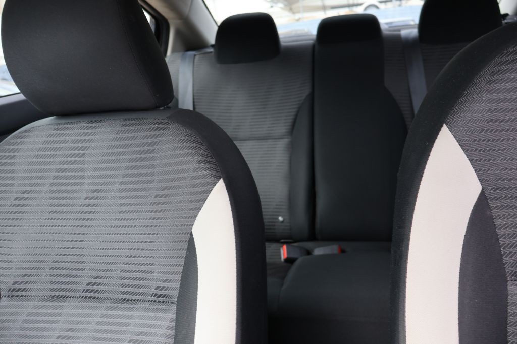 2021 Nissan Versa Image 40