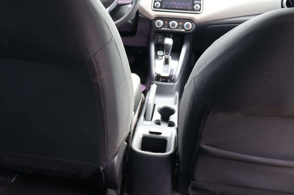 2021 Nissan Versa Image 42