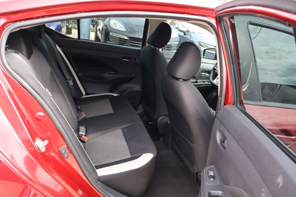 2021 Nissan Versa Image 43