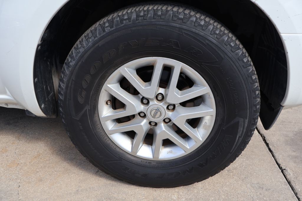 2016 Nissan Frontier Image 9