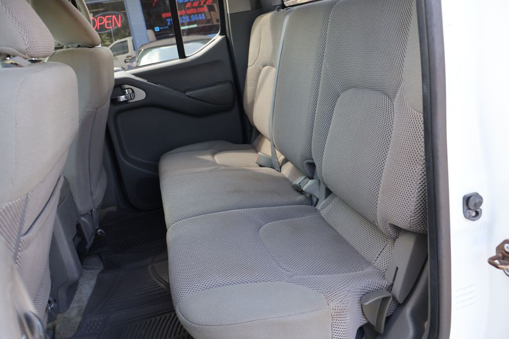 2016 Nissan Frontier Image 20