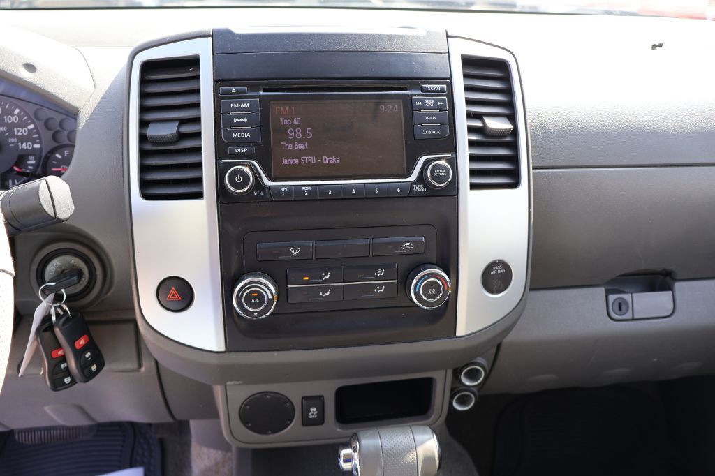 2016 Nissan Frontier Image 26