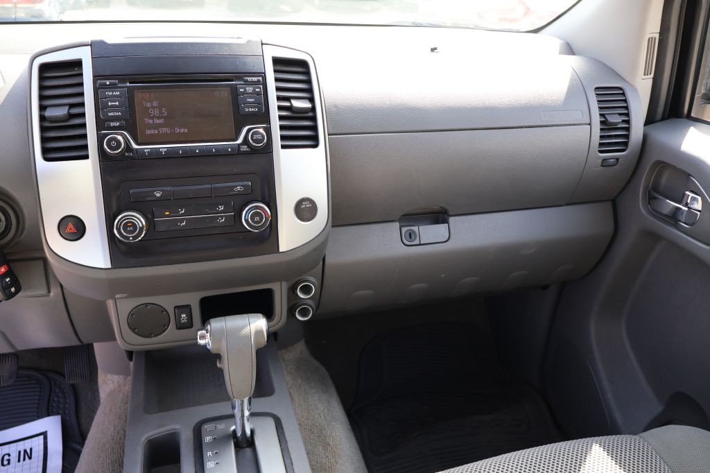 2016 Nissan Frontier Image 27