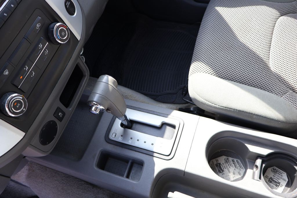 2016 Nissan Frontier Image 28