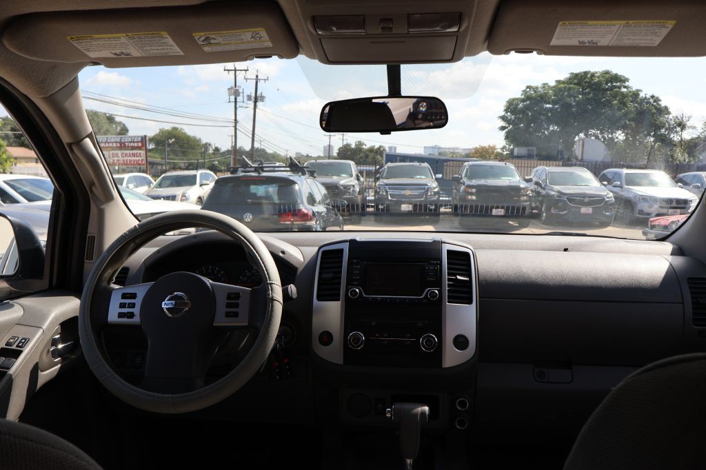 2016 Nissan Frontier Image 33