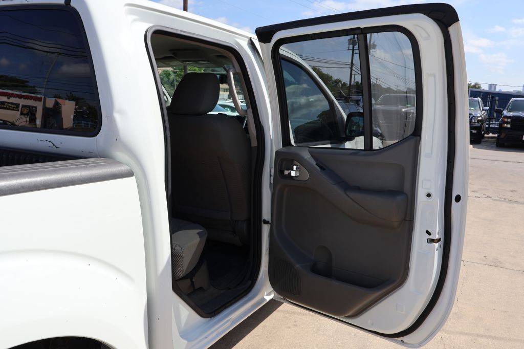 2016 Nissan Frontier Image 37