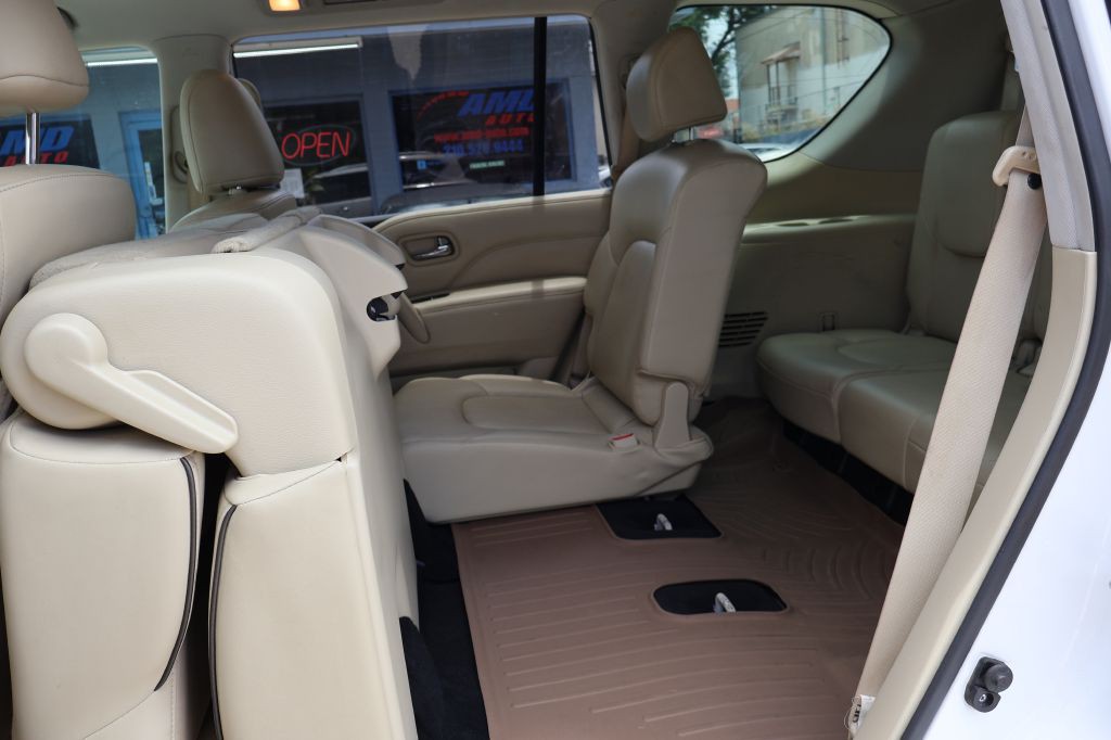 2018 INFINITI QX80 Image 30