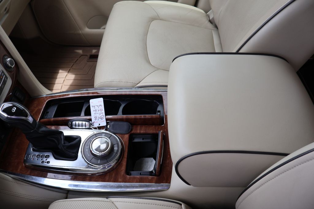2018 INFINITI QX80 Image 43