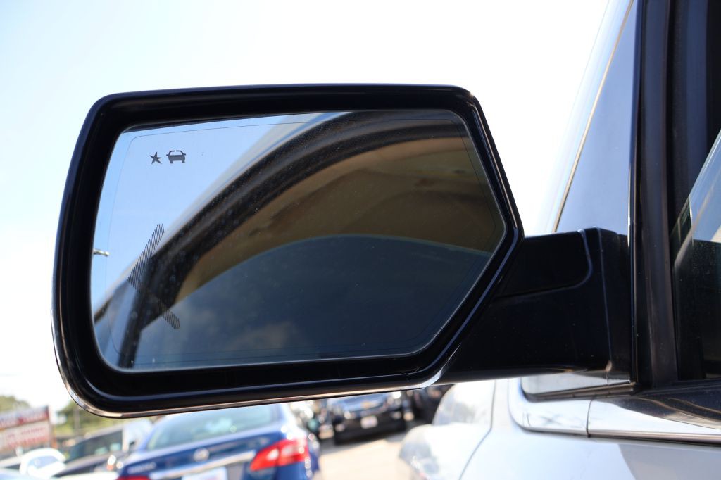 2015 GMC Yukon Image 17