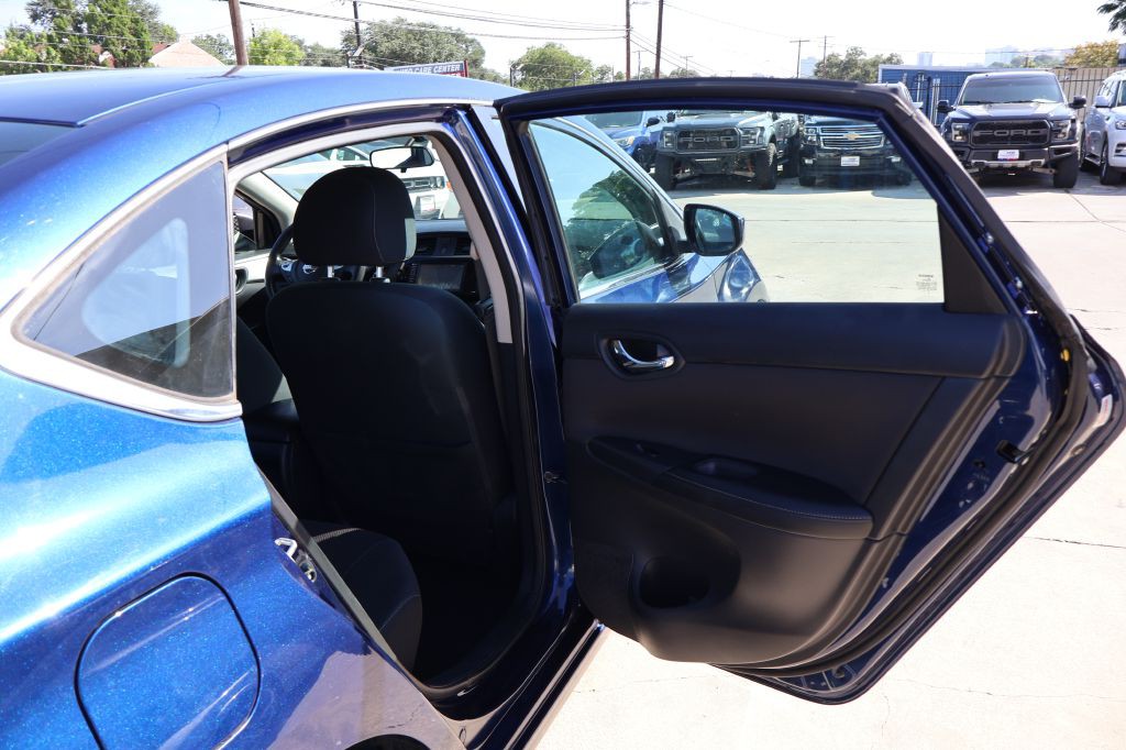 2019 Nissan Sentra Image 38