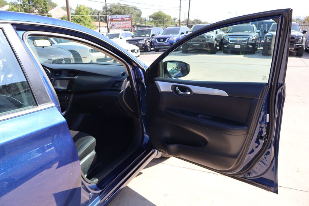 2019 Nissan Sentra Image 40