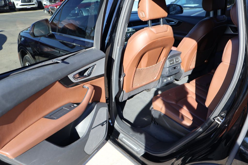 2018 Audi Q7 Image 16