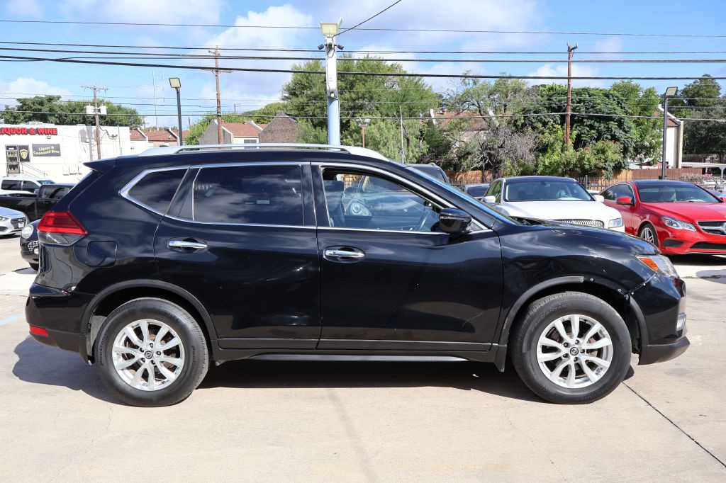 2017 Nissan Rogue Image 8