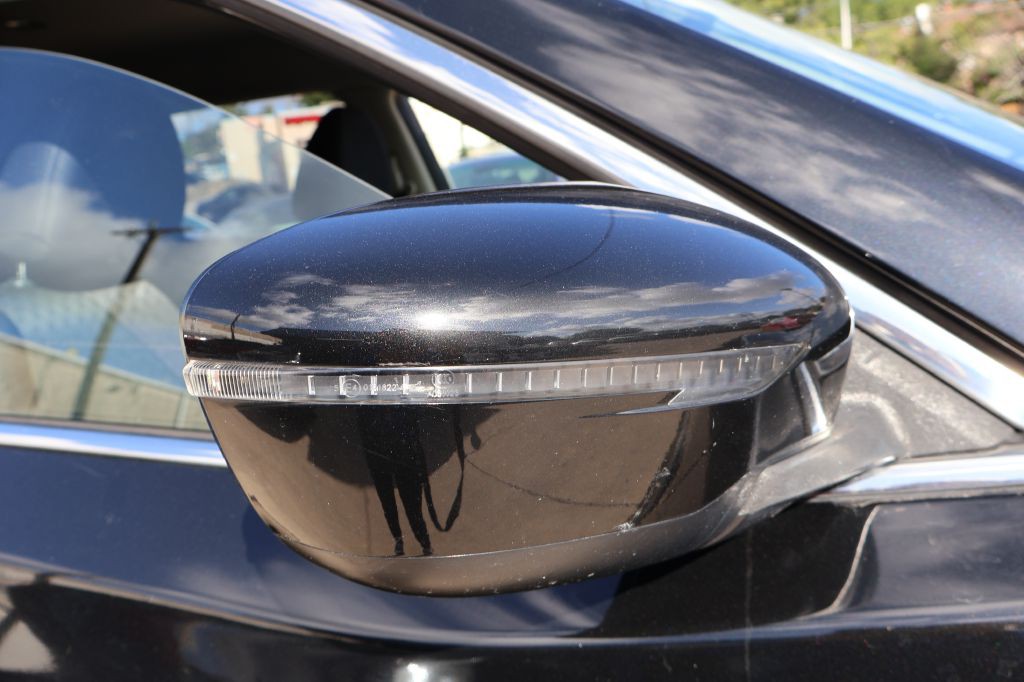 2017 Nissan Rogue Image 10