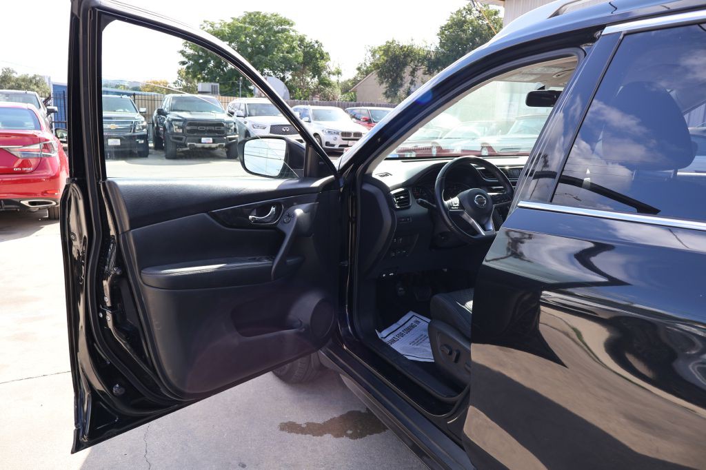 2017 Nissan Rogue Image 23