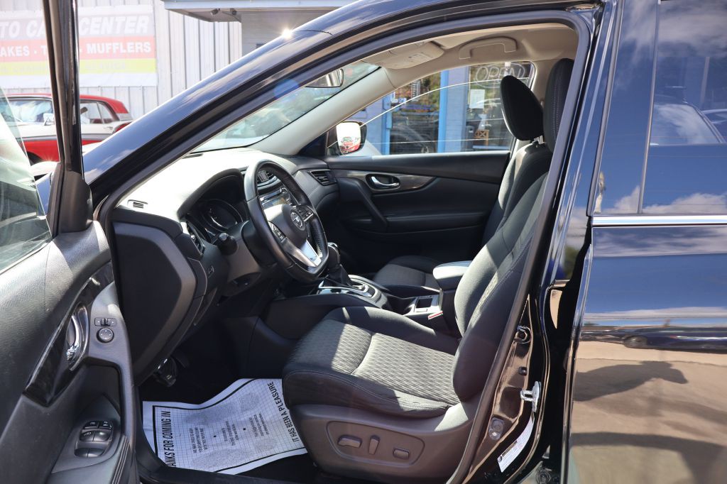 2017 Nissan Rogue Image 24