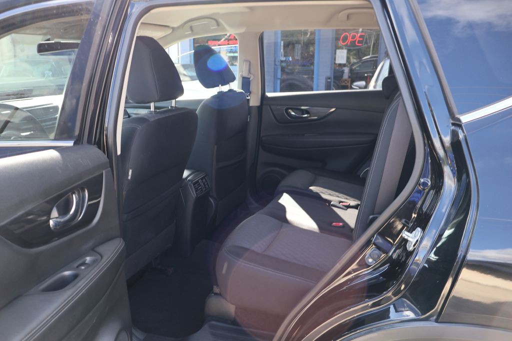 2017 Nissan Rogue Image 26