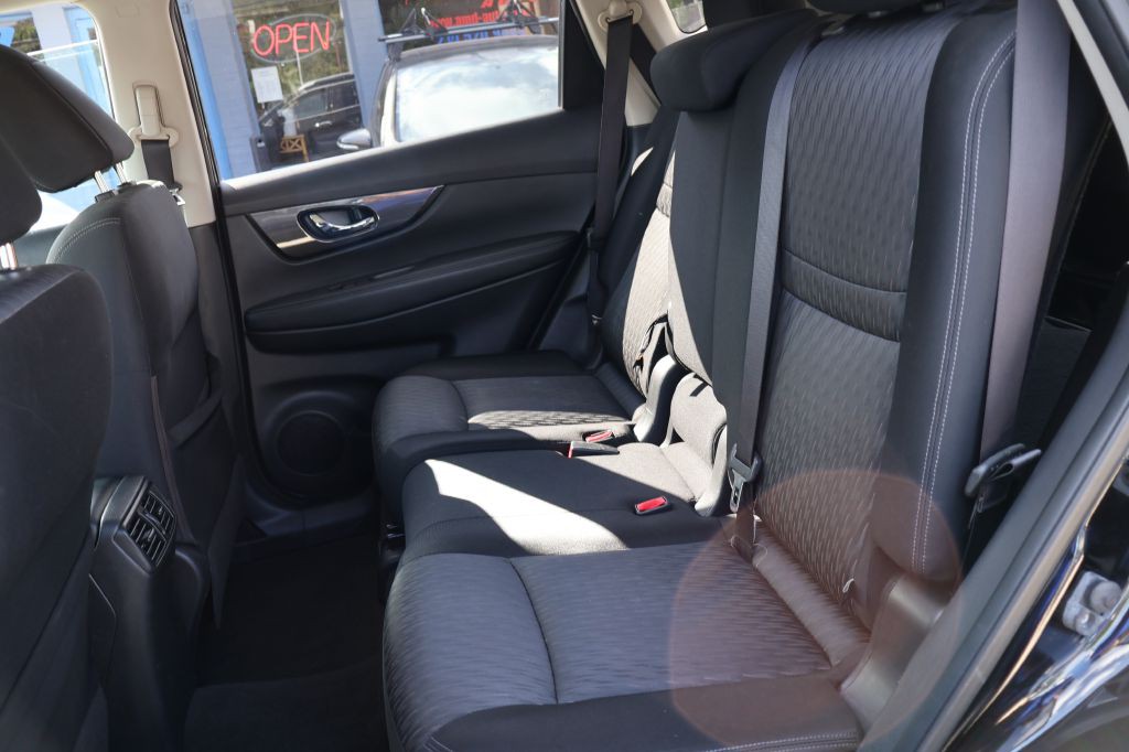2017 Nissan Rogue Image 27