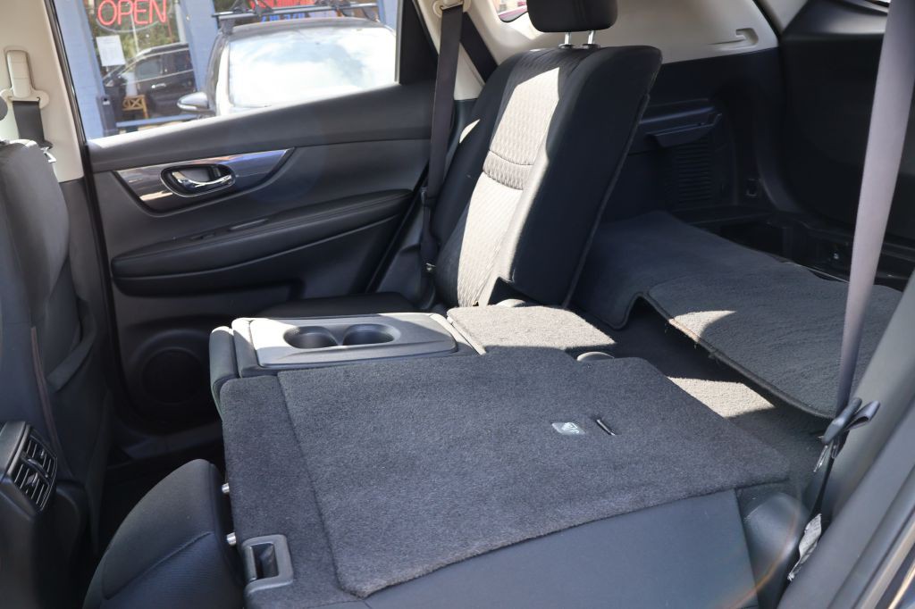 2017 Nissan Rogue Image 28