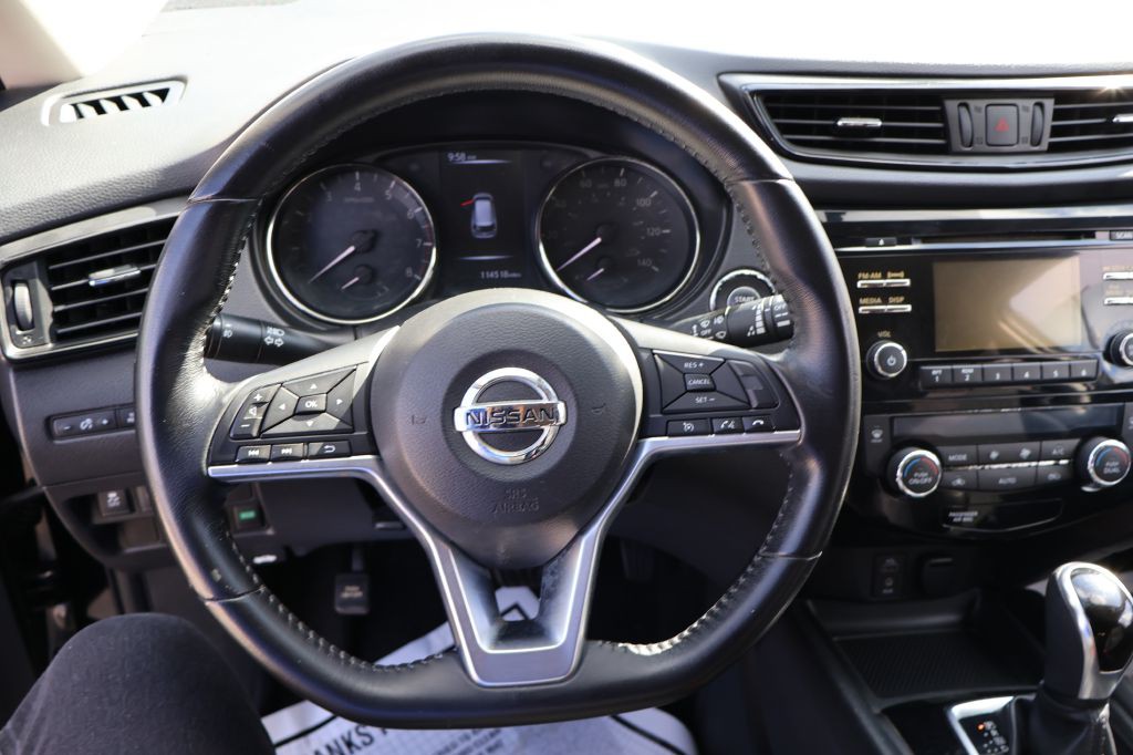 2017 Nissan Rogue Image 30