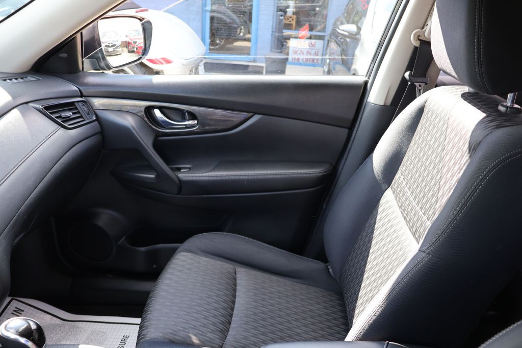 2017 Nissan Rogue Image 41