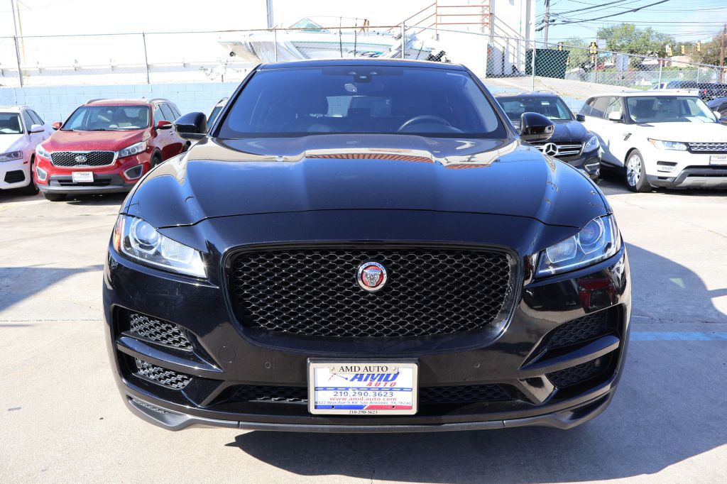 2019 Jaguar F-PACE Image 2