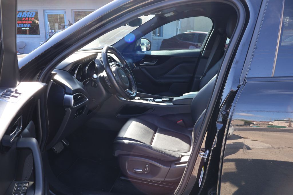 2019 Jaguar F-PACE Image 25