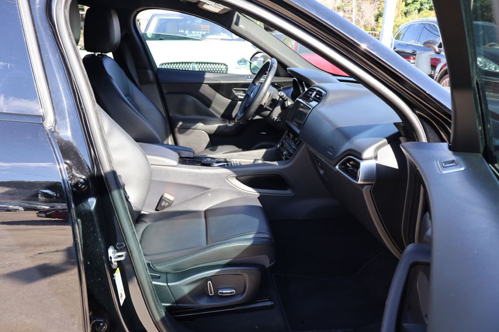 2019 Jaguar F-PACE Image 50
