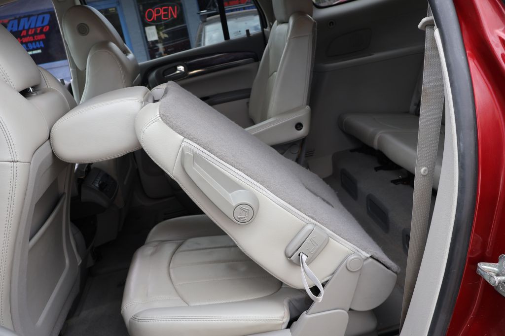 2016 Buick Enclave Image 31