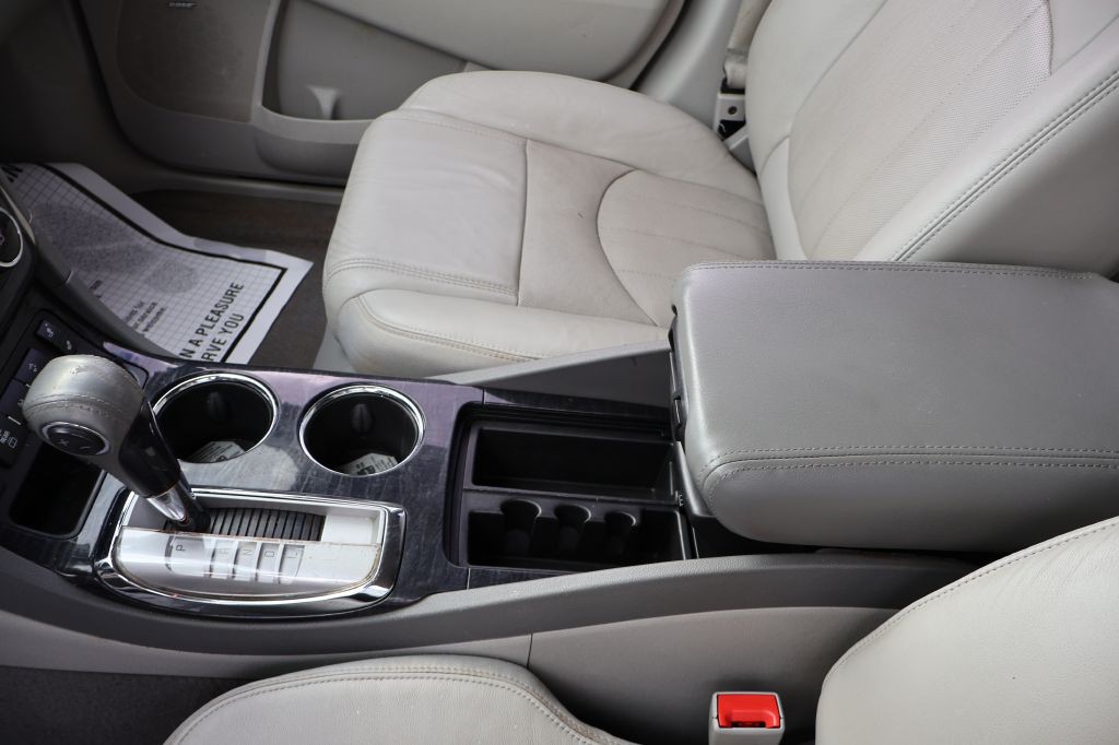 2016 Buick Enclave Image 39