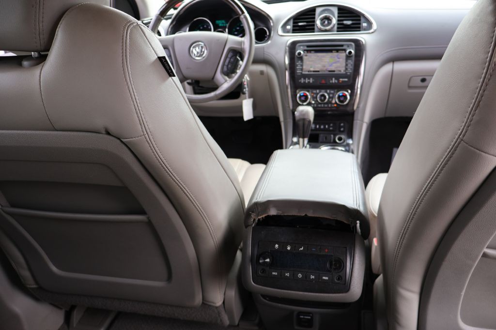 2016 Buick Enclave Image 45