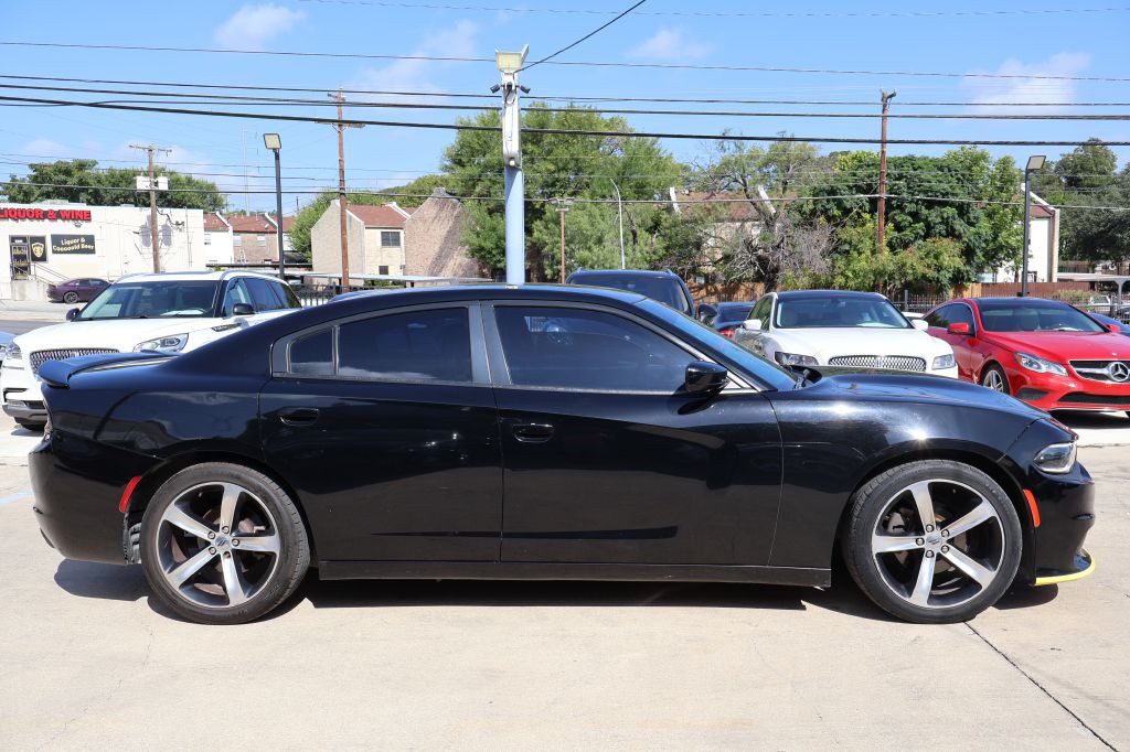 2017 Dodge Charger Image 8