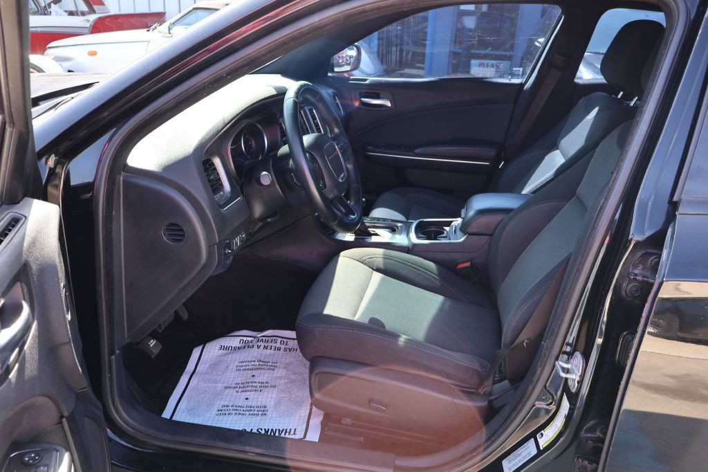 2017 Dodge Charger Image 19