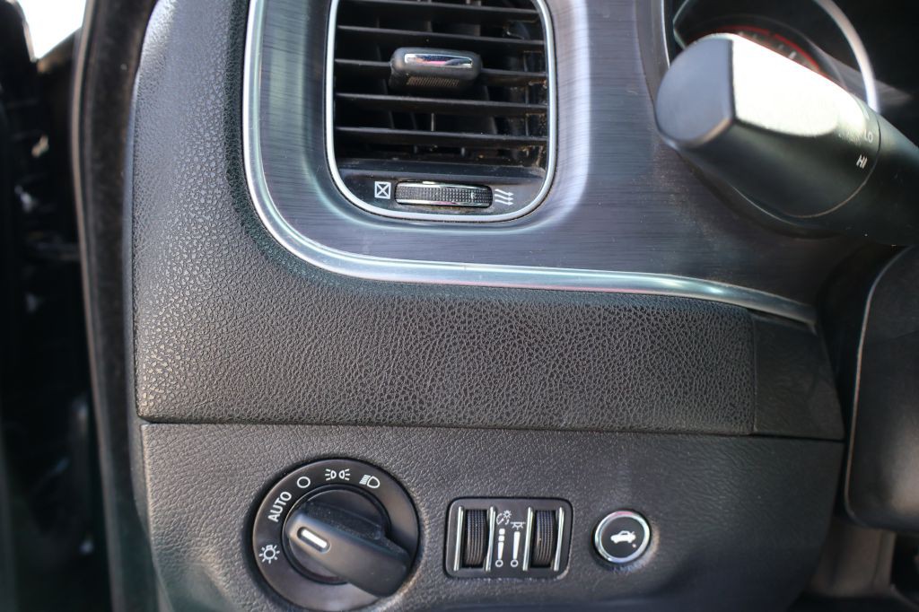 2017 Dodge Charger Image 25