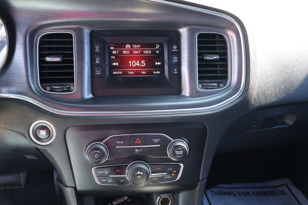 2017 Dodge Charger Image 31