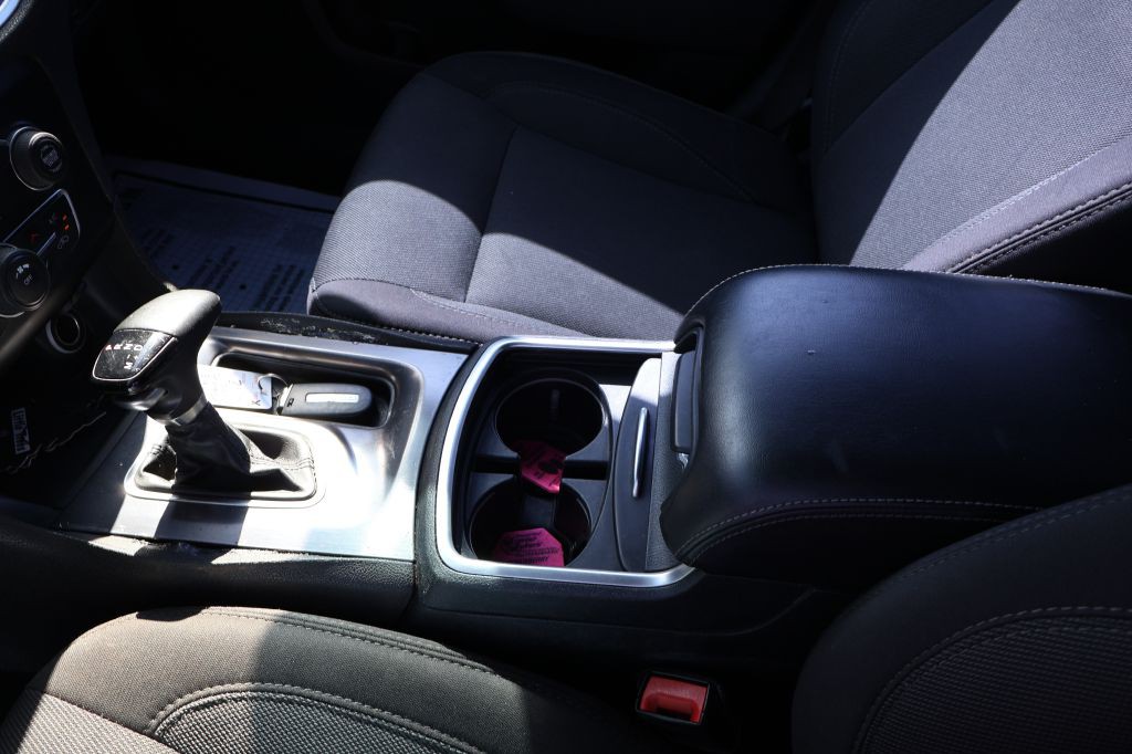 2017 Dodge Charger Image 34