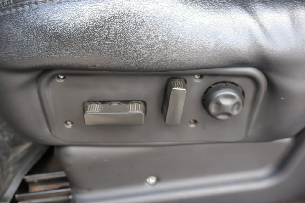 2006 HUMMER H2 Image 35