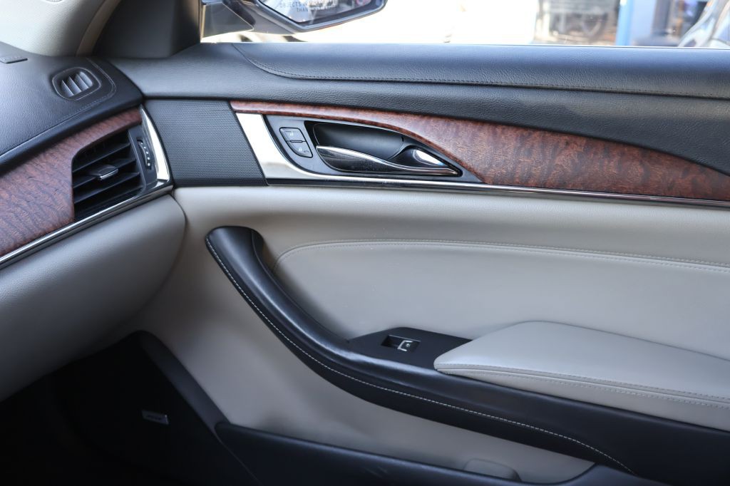 2016 Cadillac CTS Image 25
