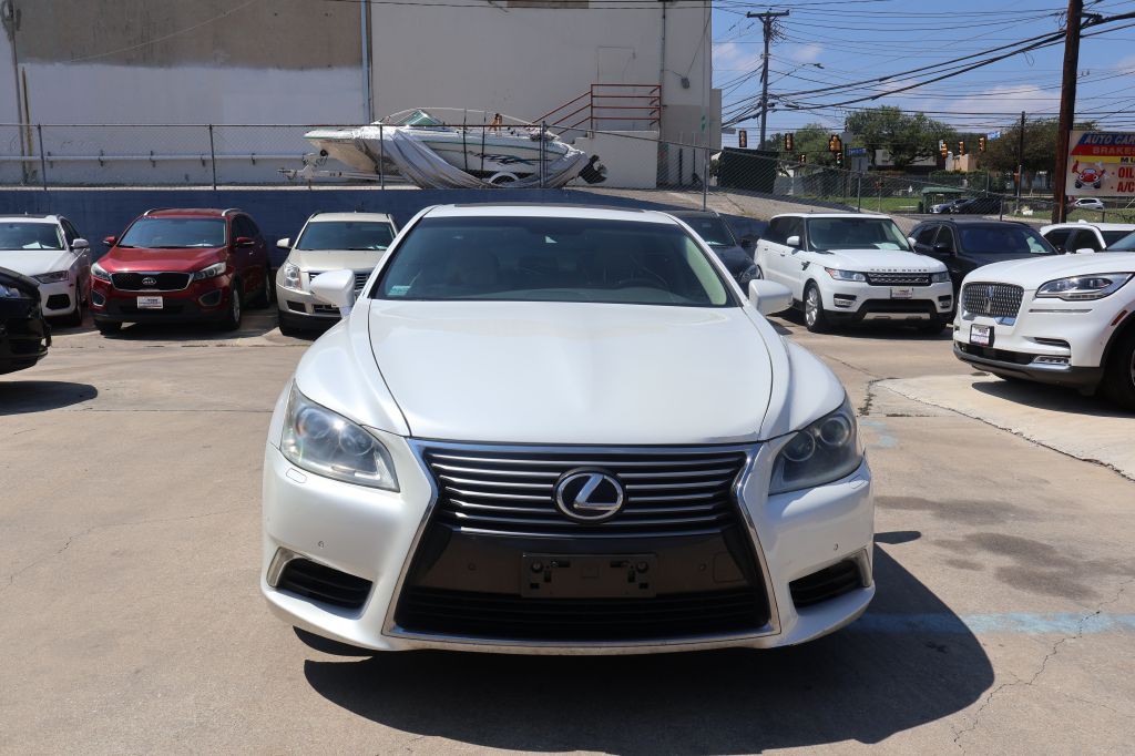 2013 Lexus LS Image 2