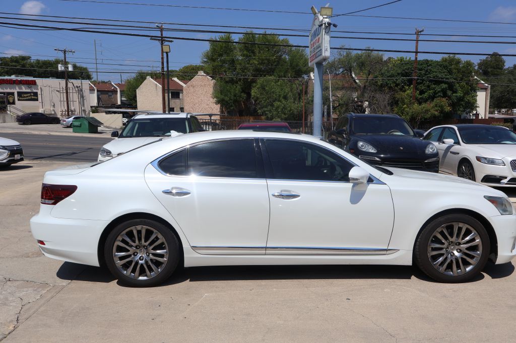 2013 Lexus LS Image 9
