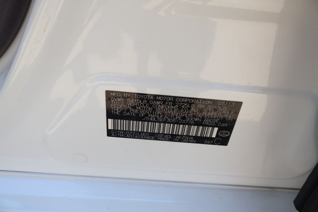 2013 Lexus LS Image 12