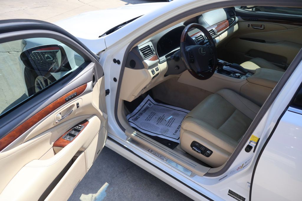 2013 Lexus LS Image 13
