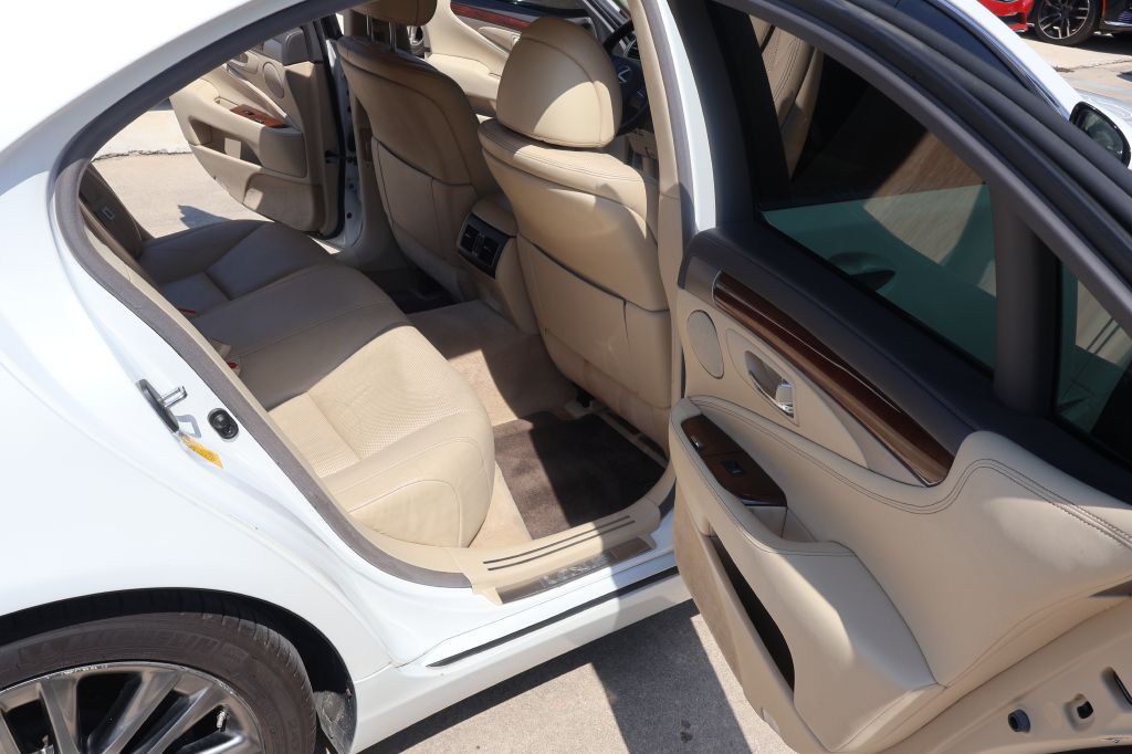 2013 Lexus LS Image 15